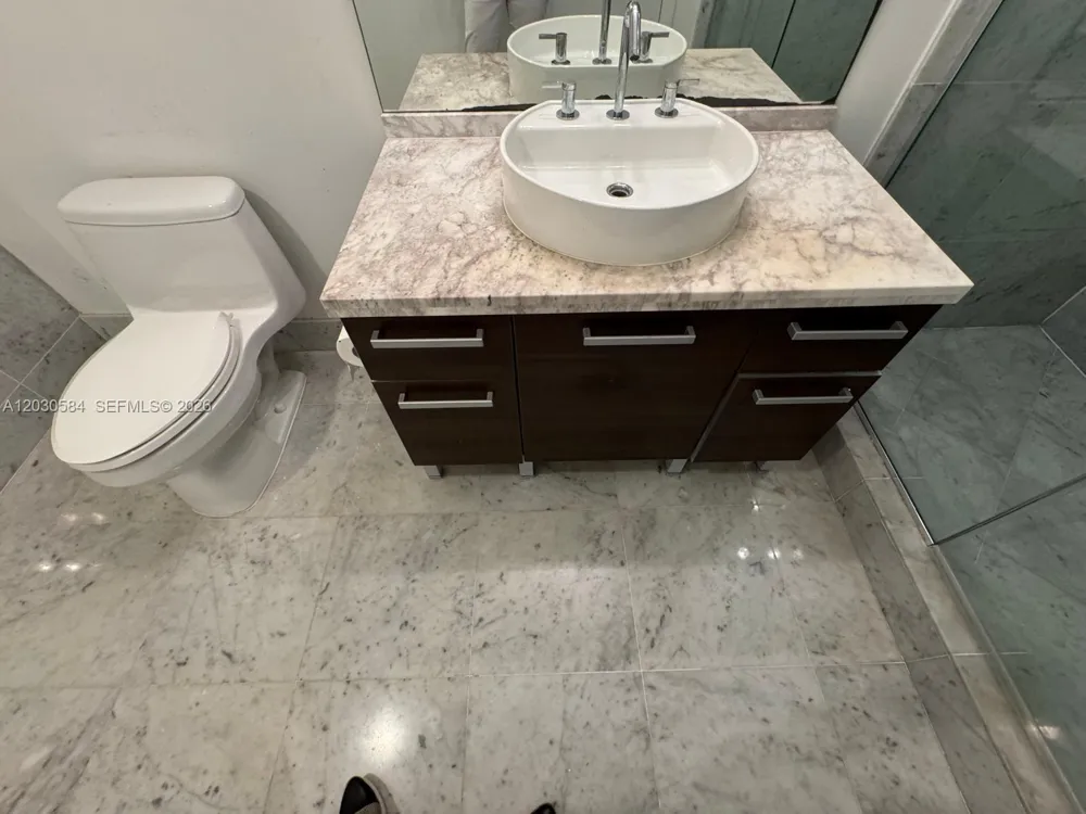 244 Biscayne Blvd #2105 Miami, FL 33132