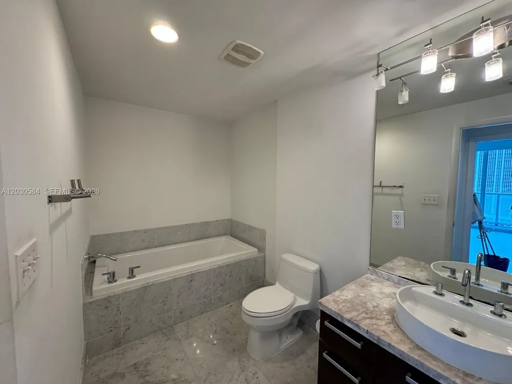 244 Biscayne Blvd #2105 Miami, FL 33132