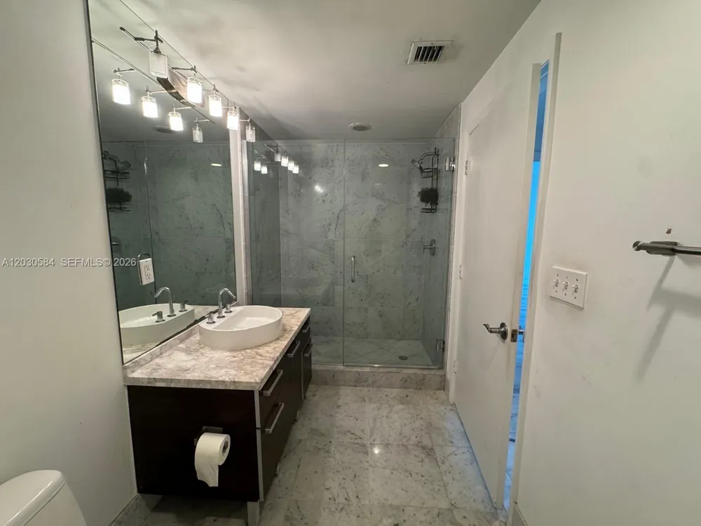 244 Biscayne Blvd #2105 Miami, FL 33132