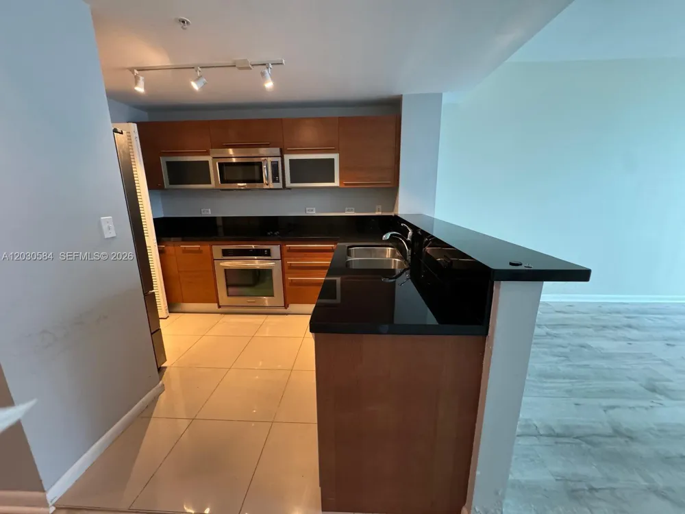 244 Biscayne Blvd #2105 Miami, FL 33132