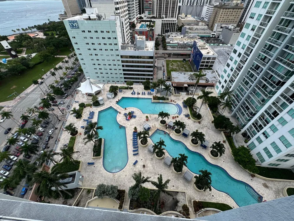 244 Biscayne Blvd #2105 Miami, FL 33132