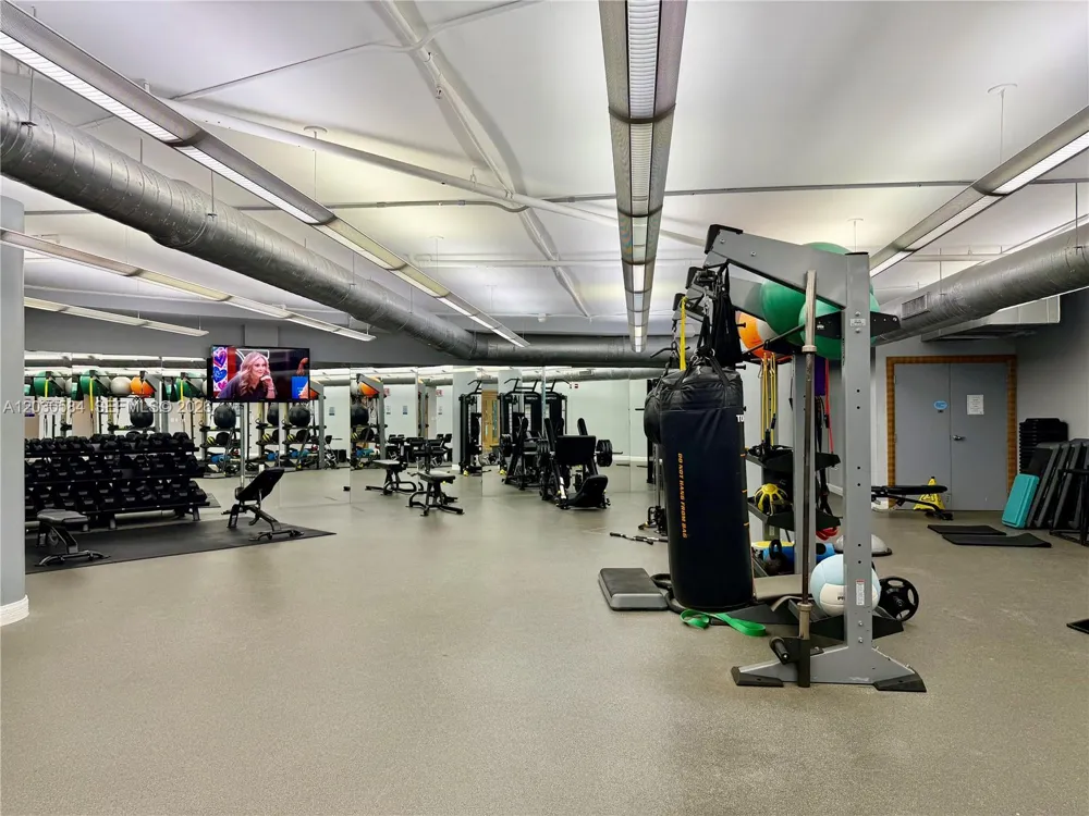 244 Biscayne Blvd #2105 Miami, FL 33132