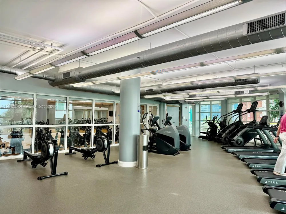 244 Biscayne Blvd #2105 Miami, FL 33132