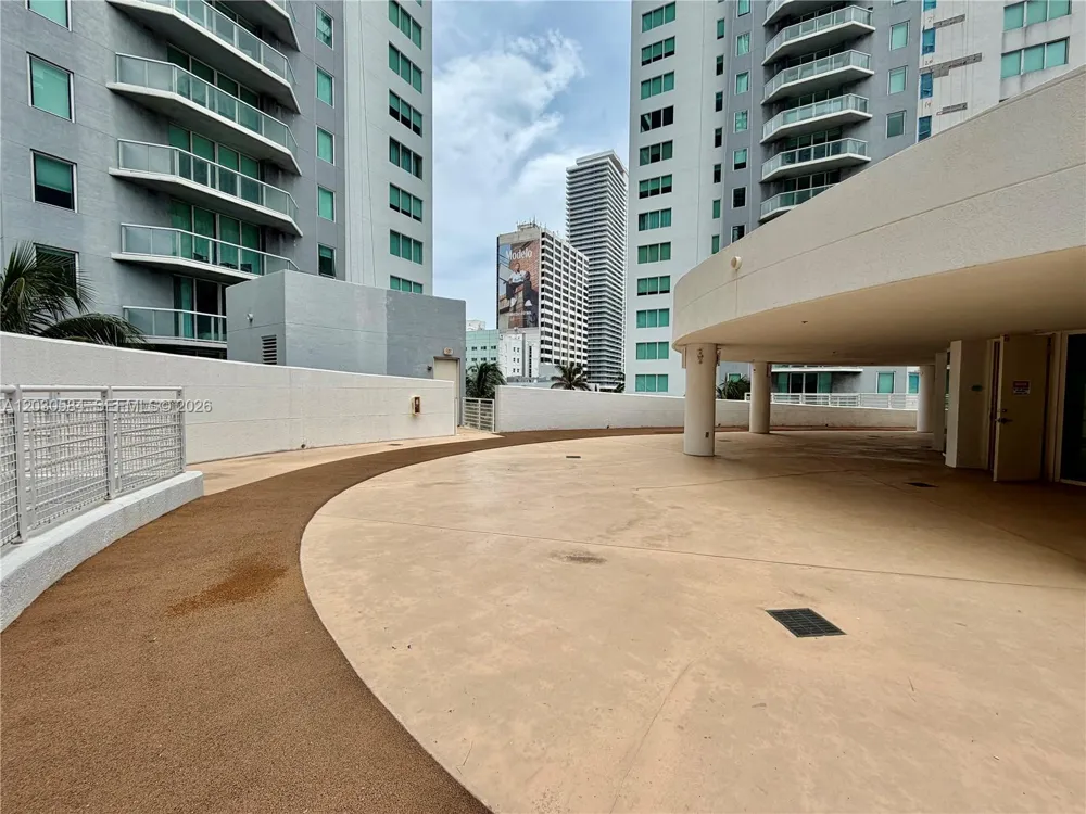 244 Biscayne Blvd #2105 Miami, FL 33132
