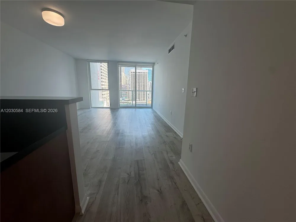 244 Biscayne Blvd #2105 Miami, FL 33132