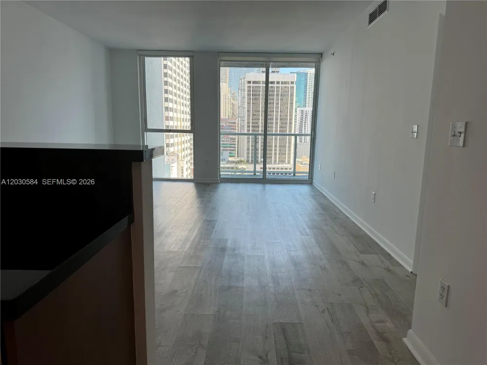 244 Biscayne Blvd #2105 Miami, FL 33132