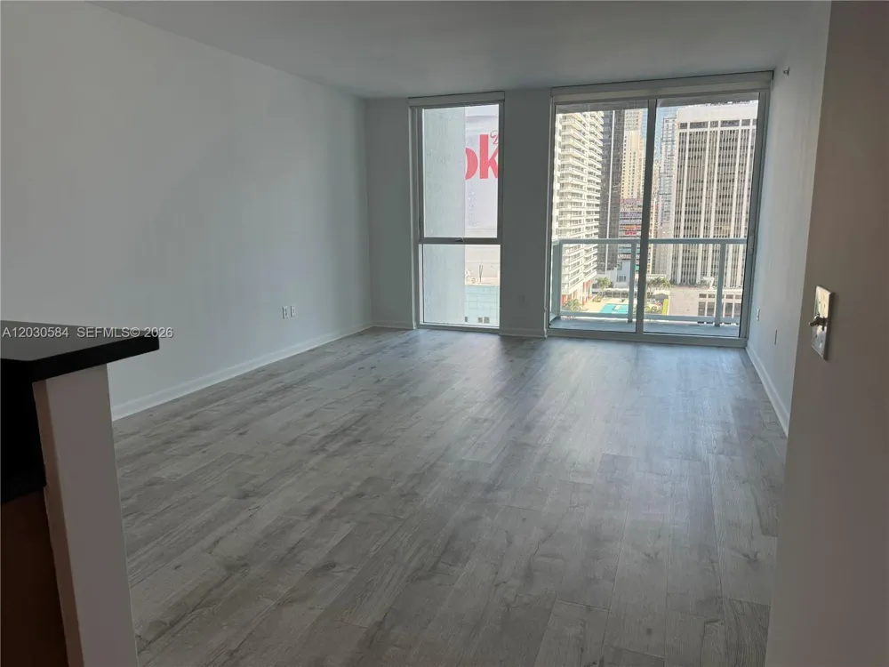 244 Biscayne Blvd #2105 Miami, FL 33132
