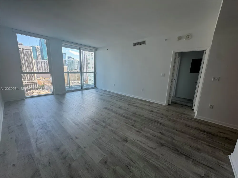 244 Biscayne Blvd #2105 Miami, FL 33132