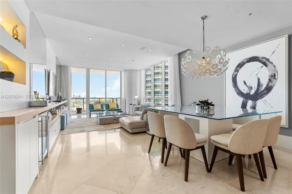 100 S Pointe Dr #1810 Miami Beach, FL 33139