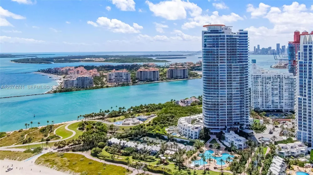 100 S Pointe Dr #1810 Miami Beach, FL 33139