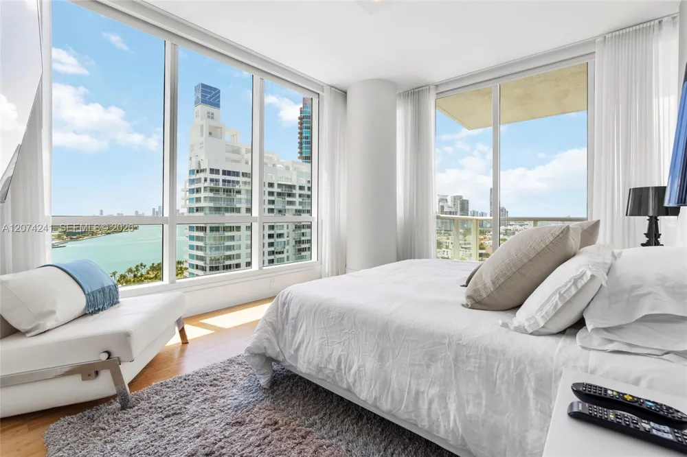 100 S Pointe Dr #1810 Miami Beach, FL 33139