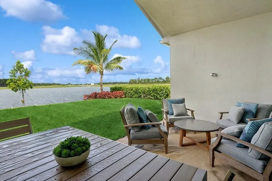 10153 NW FIELD FLOWER TRAIL Port St. Lucie, FL 34987