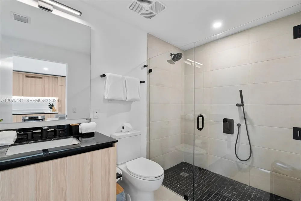225 Miami Ave #2807 Miami, FL 33128