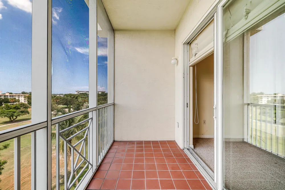 3600 OAKS CLUBHOUSE DRIVE #505 Pompano Beach, FL 33069