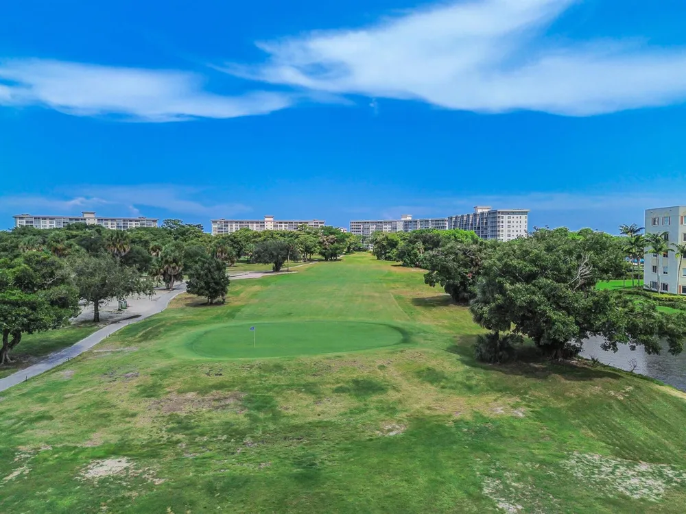 3600 OAKS CLUBHOUSE DRIVE #505 Pompano Beach, FL 33069