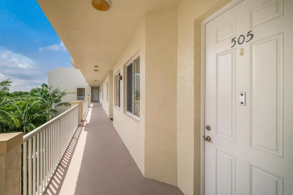 3600 OAKS CLUBHOUSE DRIVE #505 Pompano Beach, FL 33069