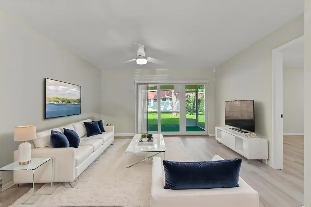 812 Salem Lane Lake Worth, FL 33467