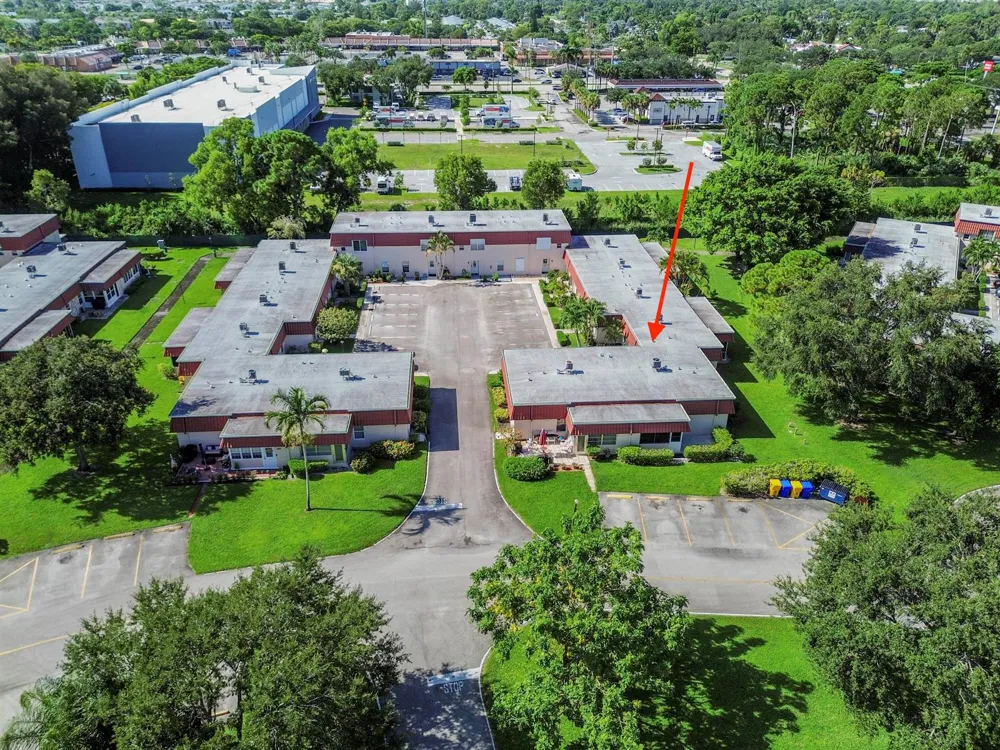 812 Salem Lane Lake Worth, FL 33467