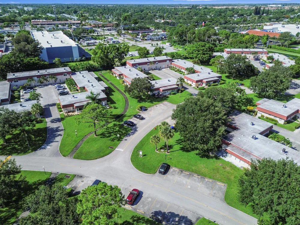 812 Salem Lane Lake Worth, FL 33467