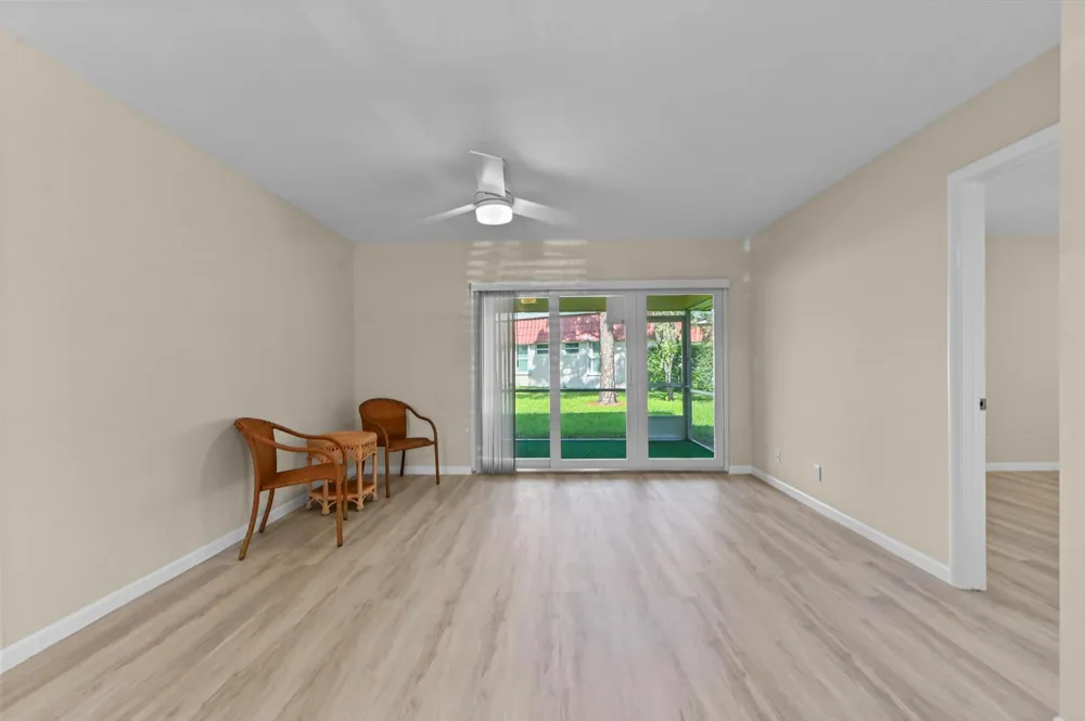 812 Salem Lane Lake Worth, FL 33467