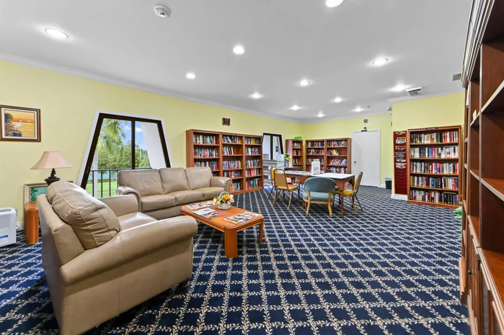812 Salem Lane Lake Worth, FL 33467