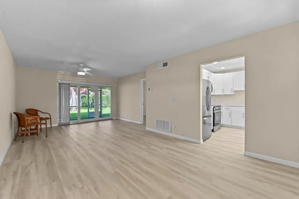 812 Salem Lane Lake Worth, FL 33467