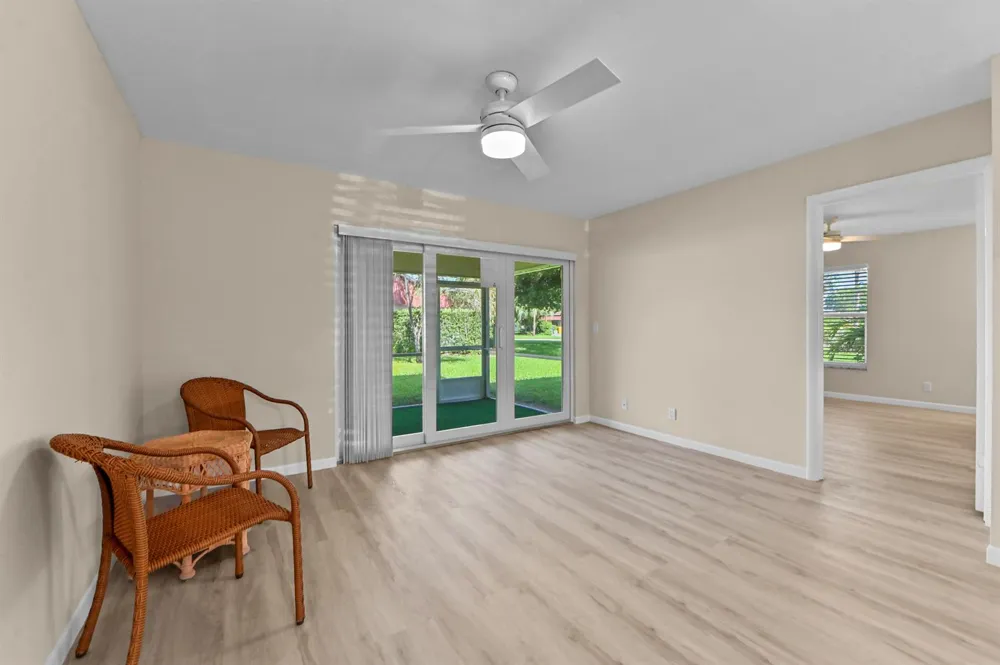 812 Salem Lane Lake Worth, FL 33467