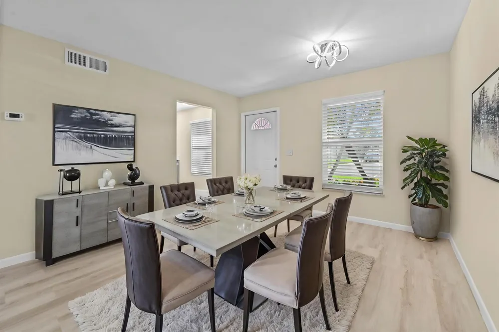 812 Salem Lane Lake Worth, FL 33467