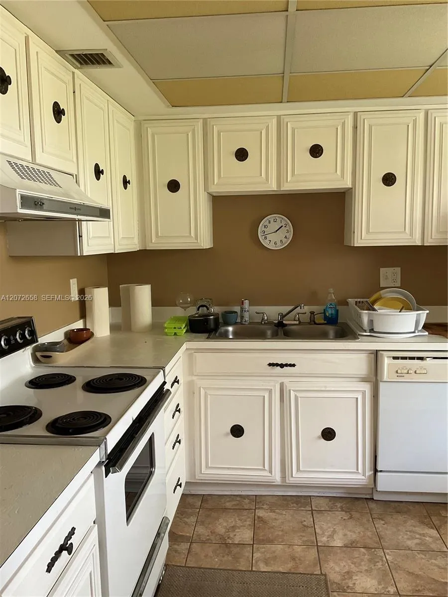 3050 Presidential Way #403 West Palm Beach, FL 33401