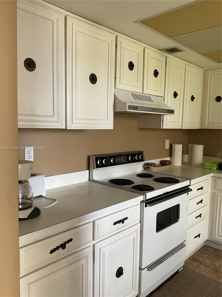 3050 Presidential Way #403 West Palm Beach, FL 33401