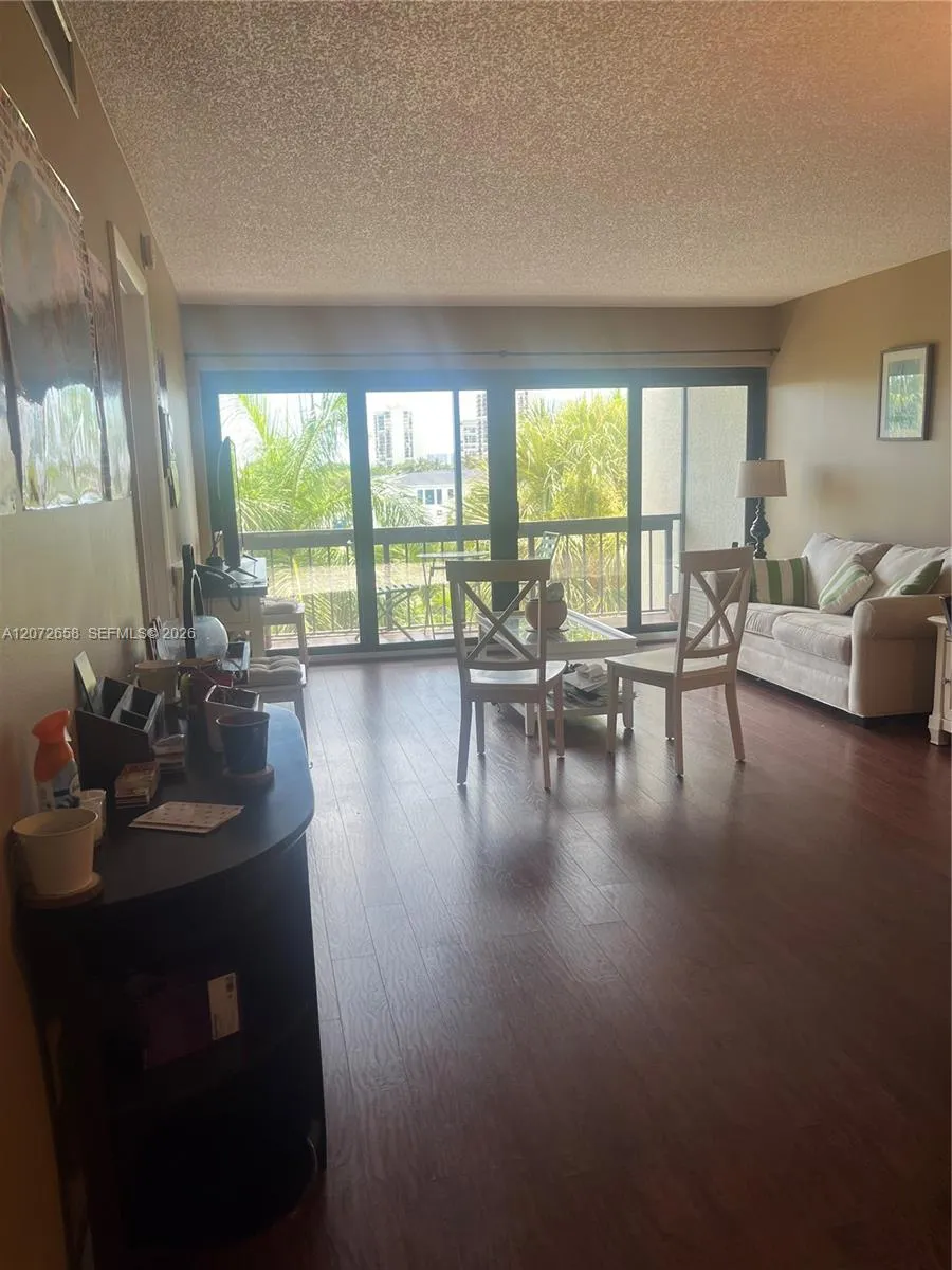 3050 Presidential Way #403 West Palm Beach, FL 33401