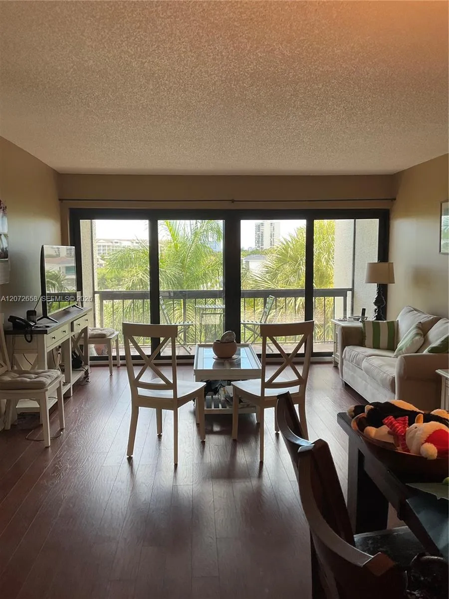 3050 Presidential Way #403 West Palm Beach, FL 33401