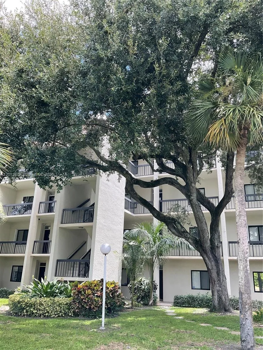 3050 Presidential Way #403 West Palm Beach, FL 33401