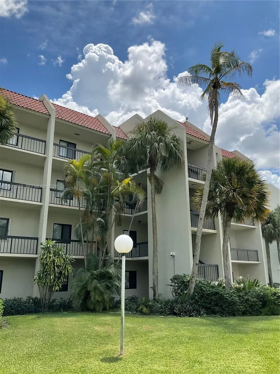 3050 Presidential Way #403 West Palm Beach, FL 33401