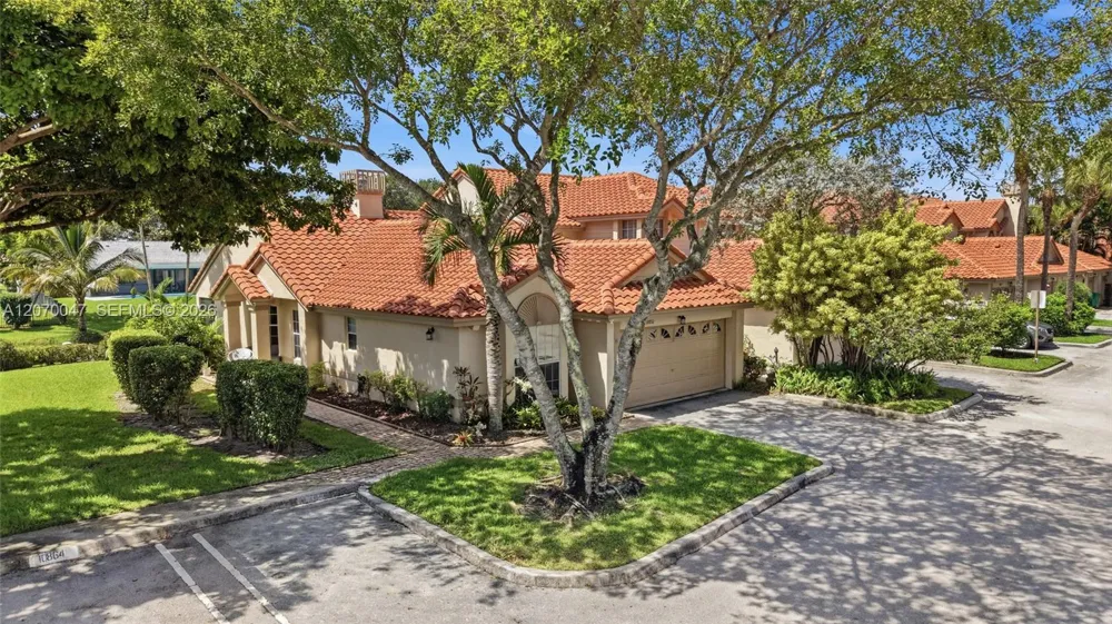 10852 Cypress Glen Dr Coral Springs, FL 33071