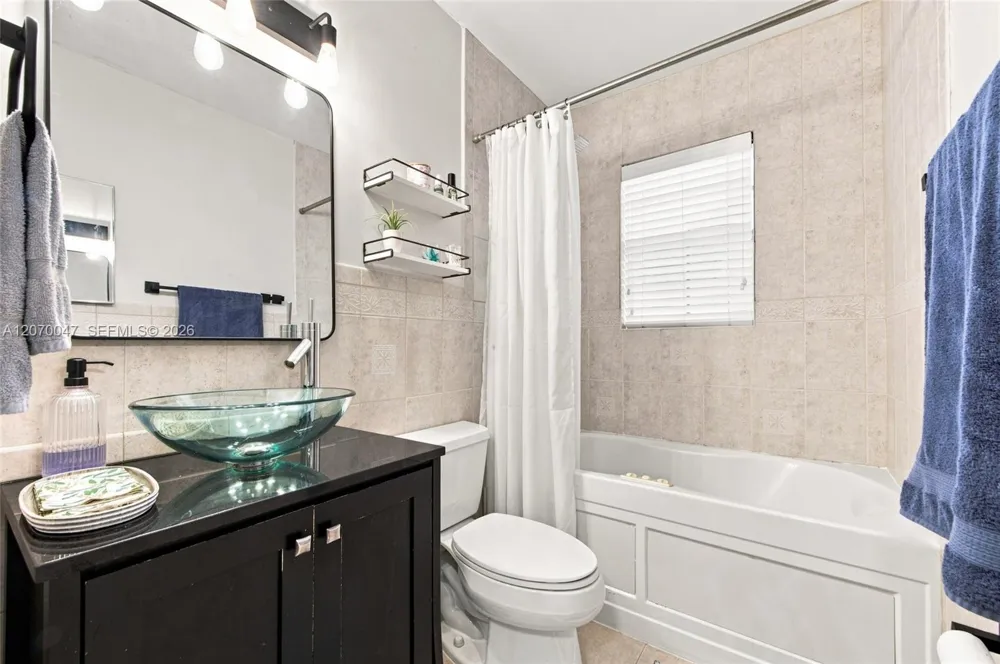 10852 Cypress Glen Dr Coral Springs, FL 33071