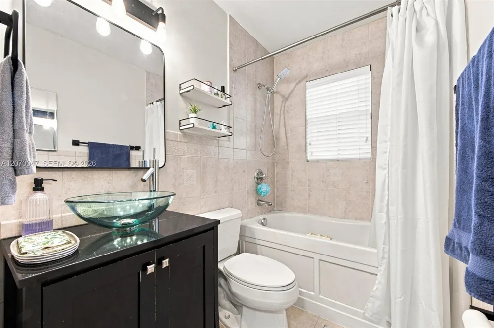 10852 Cypress Glen Dr Coral Springs, FL 33071