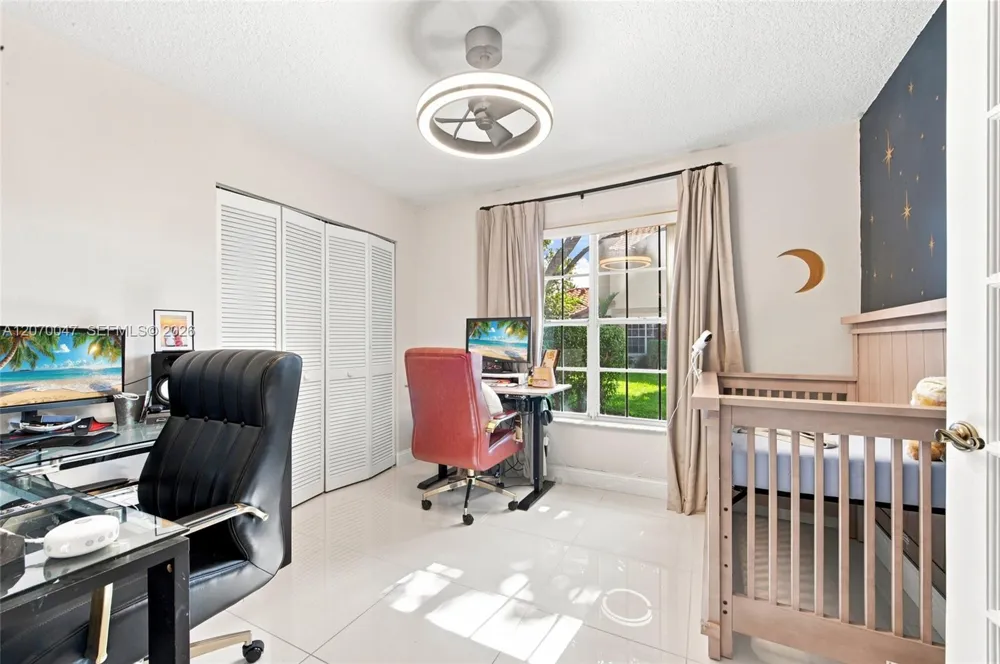 10852 Cypress Glen Dr Coral Springs, FL 33071