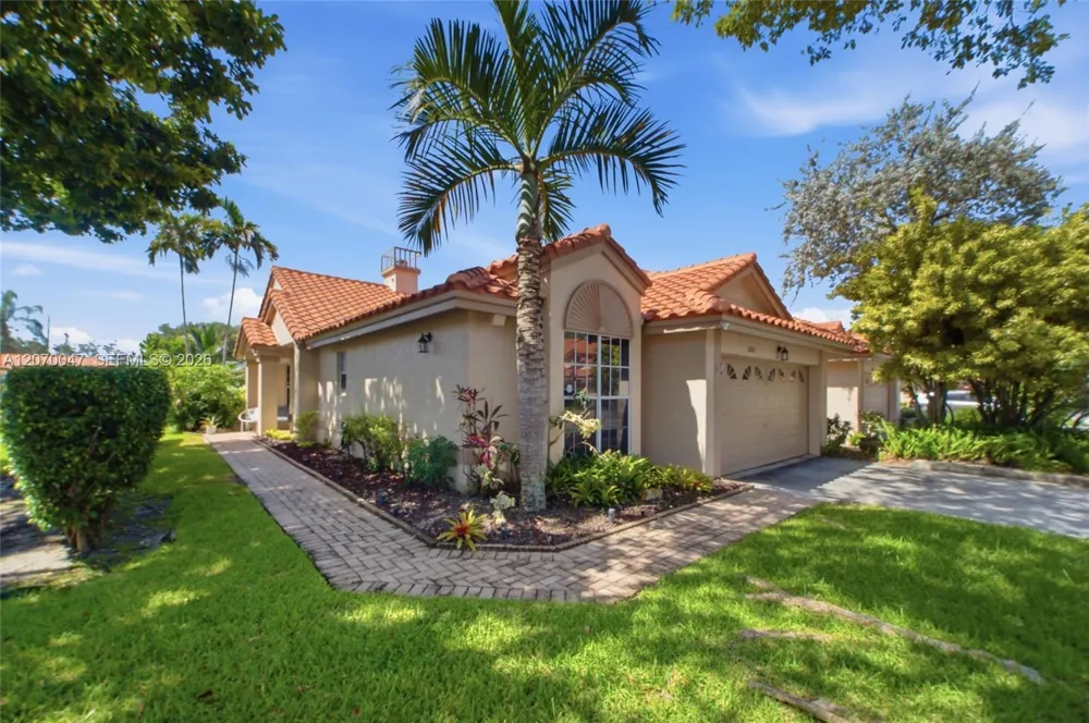 10852 Cypress Glen Dr Coral Springs, FL 33071