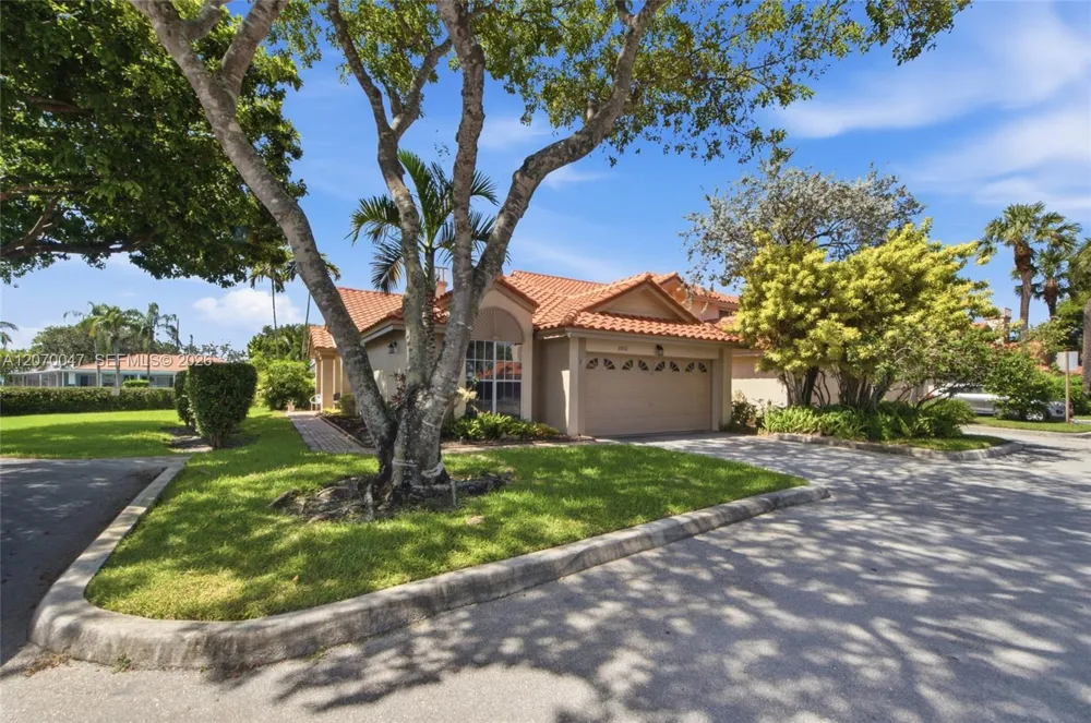 10852 Cypress Glen Dr Coral Springs, FL 33071