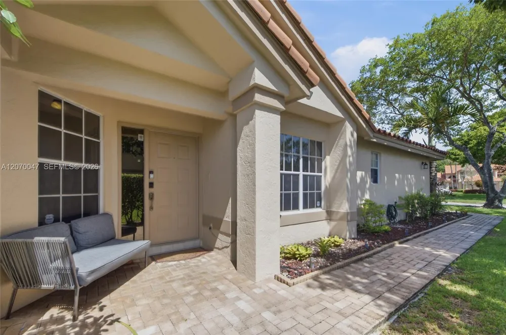 10852 Cypress Glen Dr Coral Springs, FL 33071