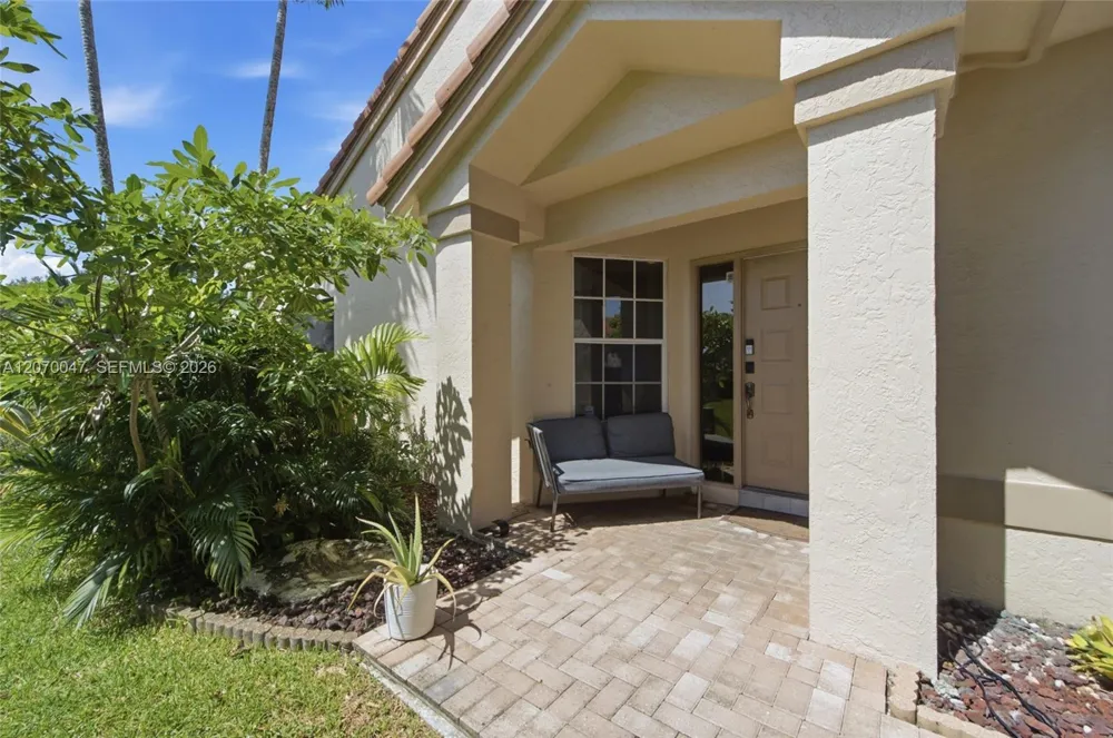 10852 Cypress Glen Dr Coral Springs, FL 33071