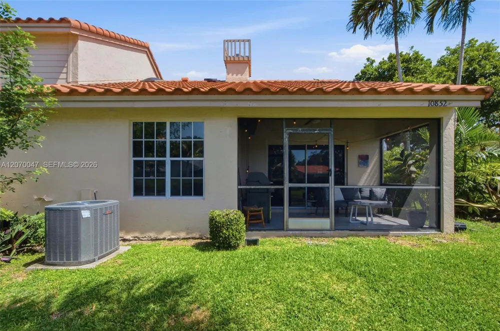 10852 Cypress Glen Dr Coral Springs, FL 33071