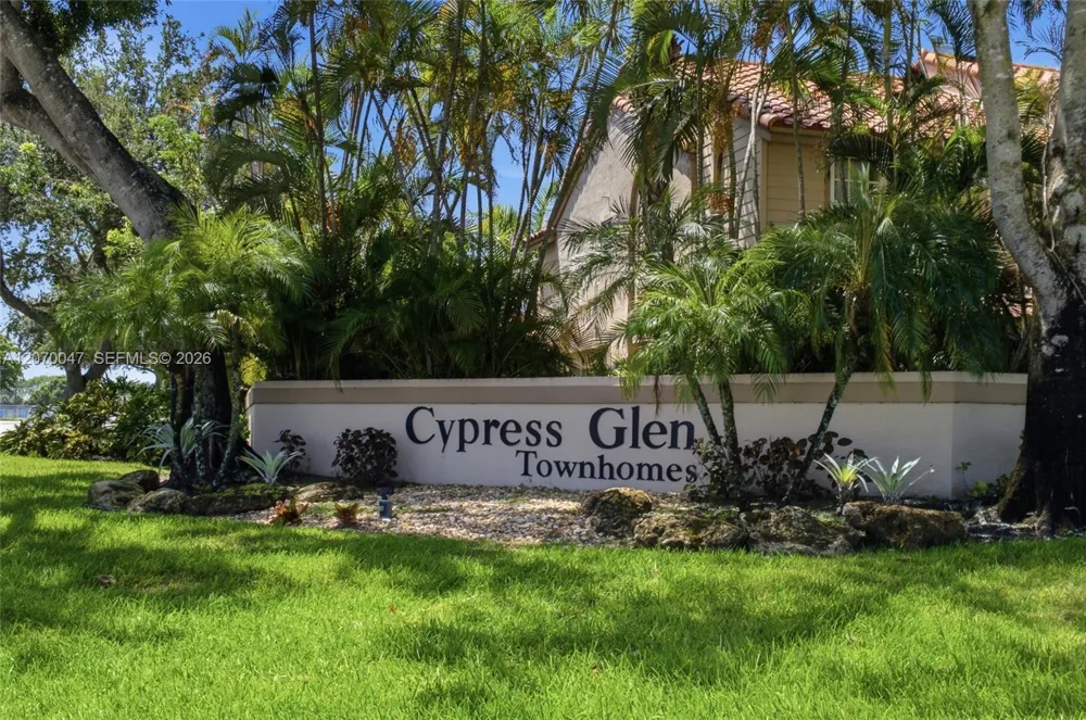 10852 Cypress Glen Dr Coral Springs, FL 33071