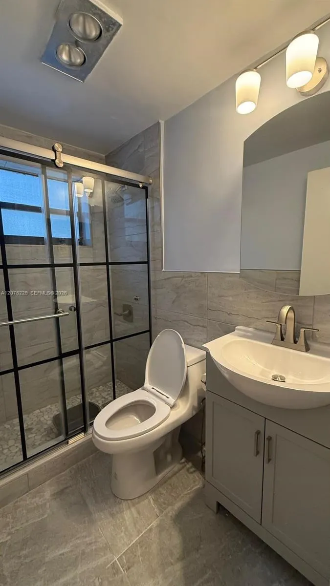 245 NE 191st St #3012 Miami, FL 33179