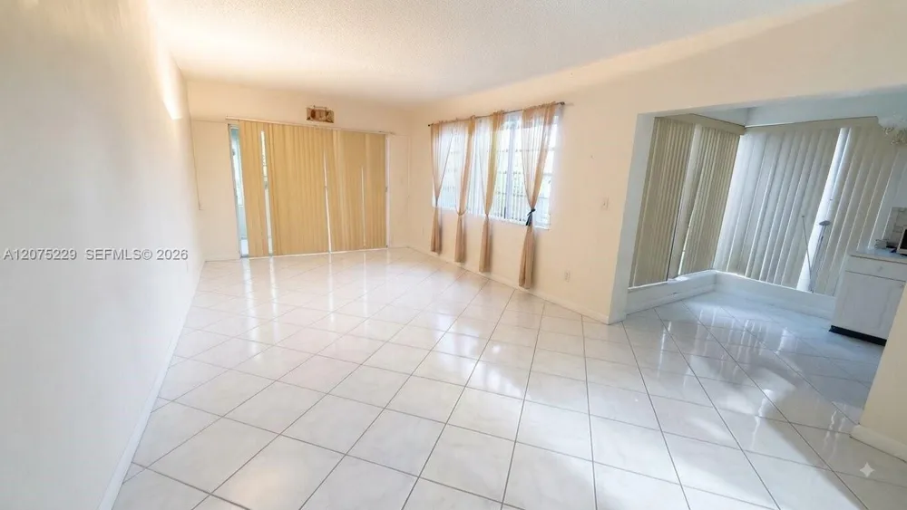 245 NE 191st St #3012 Miami, FL 33179