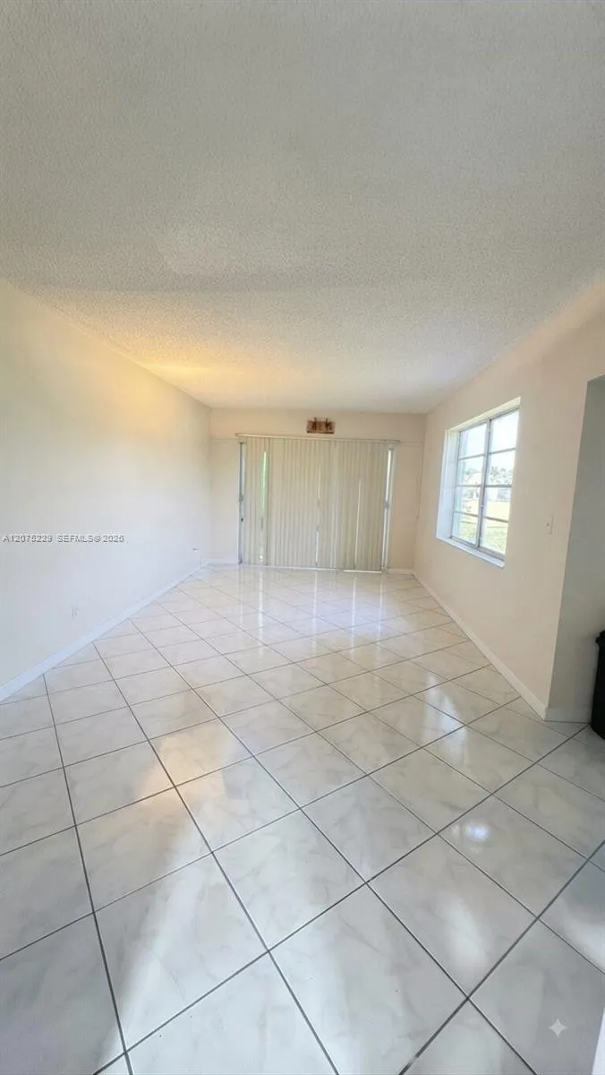 245 NE 191st St #3012 Miami, FL 33179