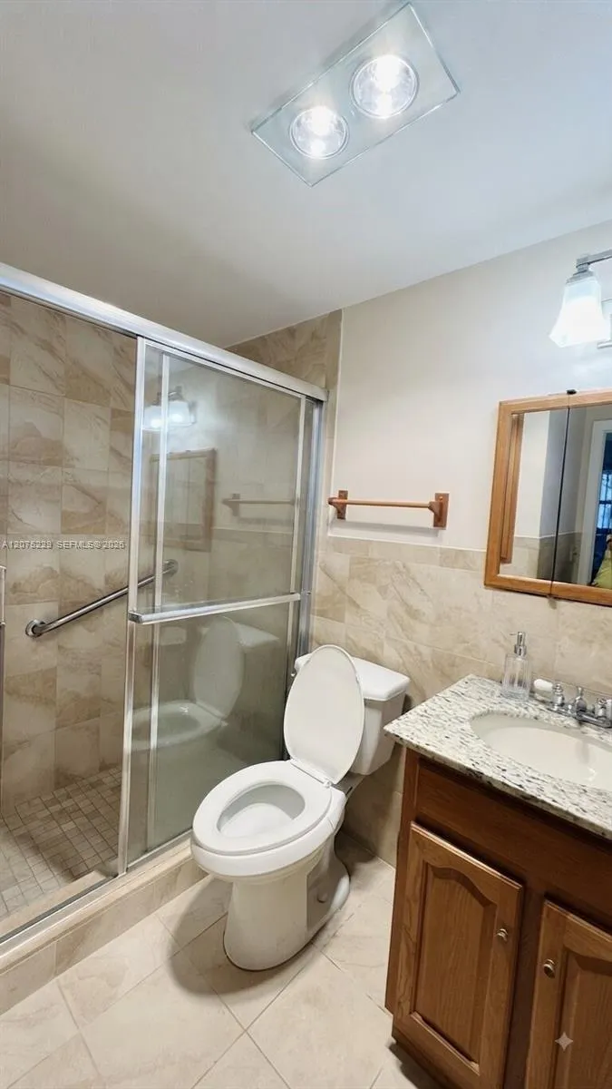 245 NE 191st St #3012 Miami, FL 33179