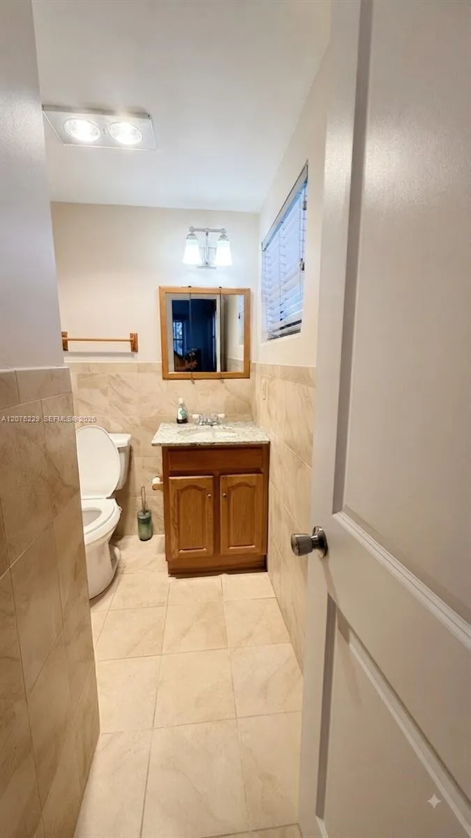 245 NE 191st St #3012 Miami, FL 33179