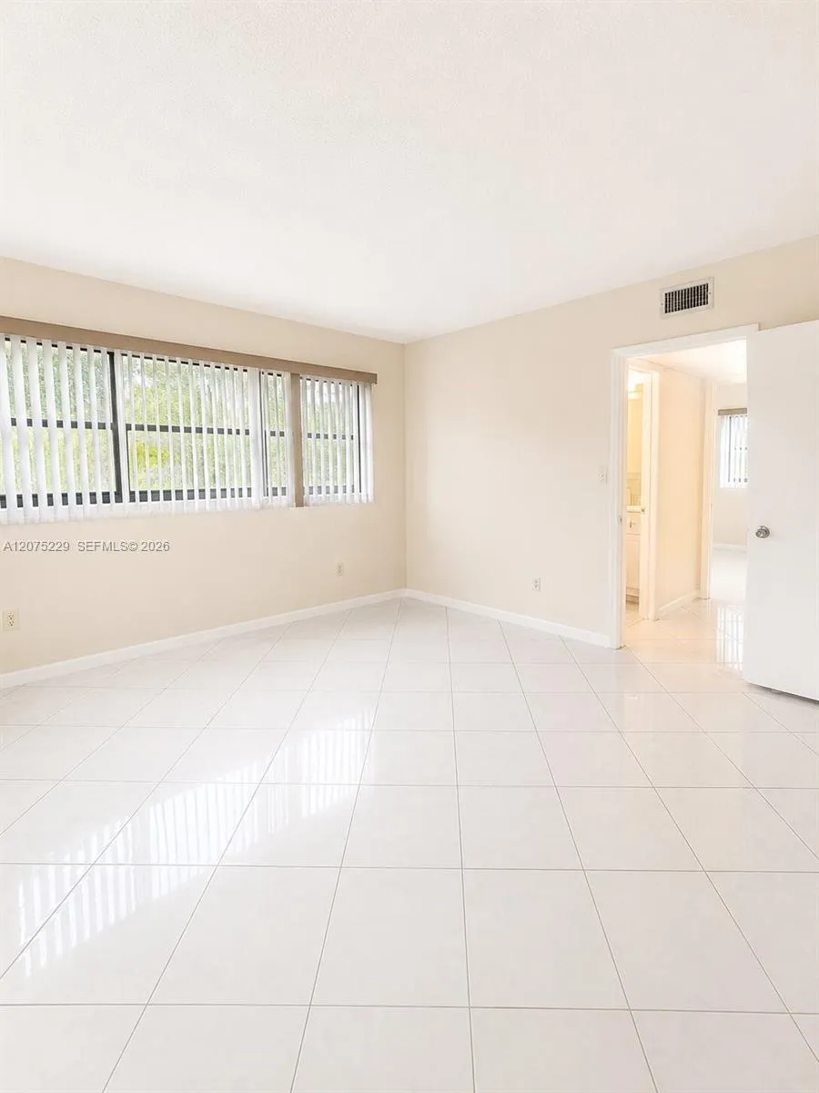 245 NE 191st St #3012 Miami, FL 33179